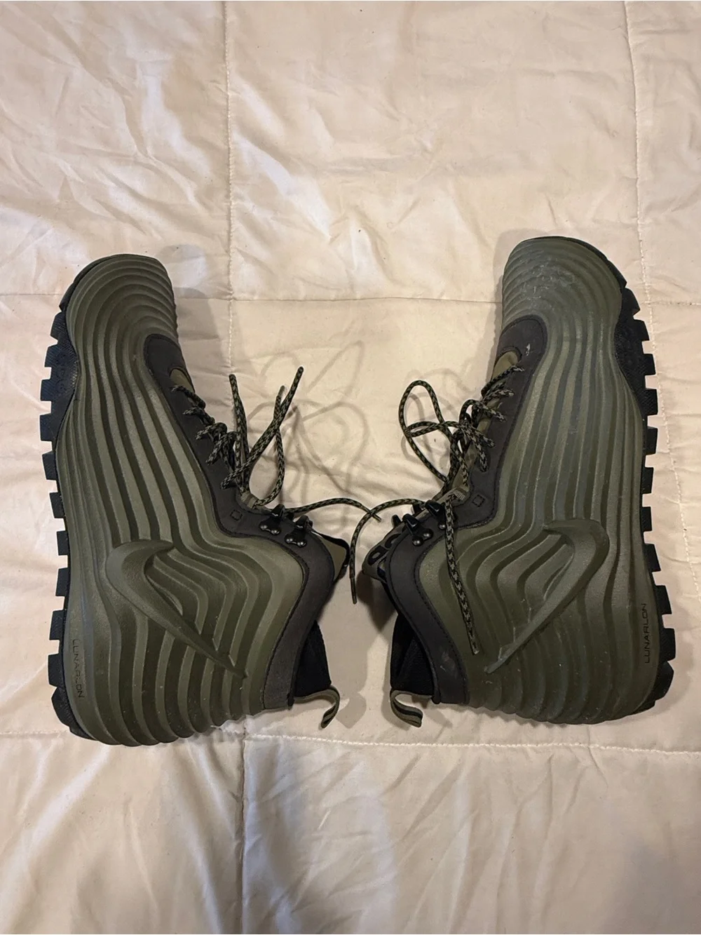 Nike ACG Foamposit Men's Olive Green Wave-Textured Sneakers